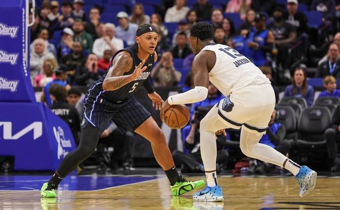 鹈鹕绝杀时刻，快船点燃赛场，莫兰特迎来胜利！的简单介绍